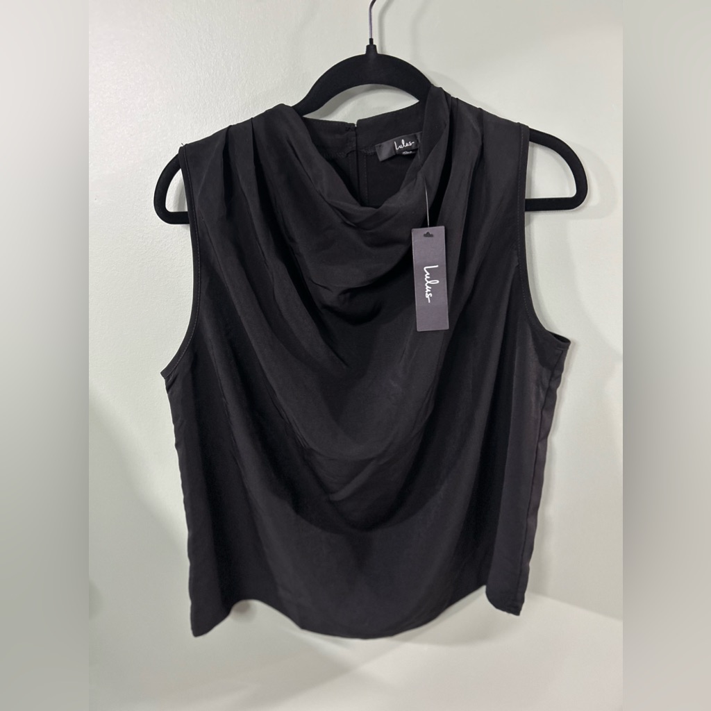 Lulus Button Back Top